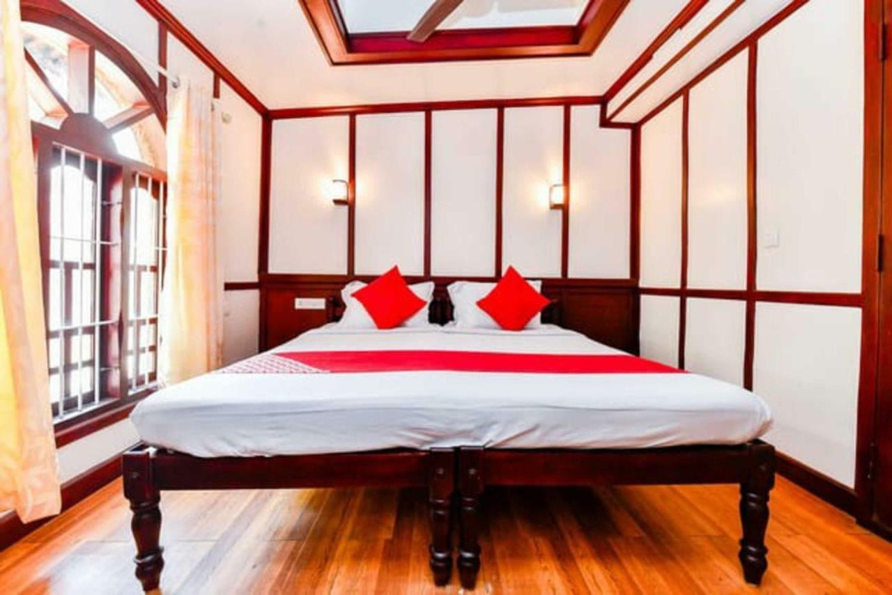 Hotel Cosy Premium Houseboats Alappuzha Exterior foto