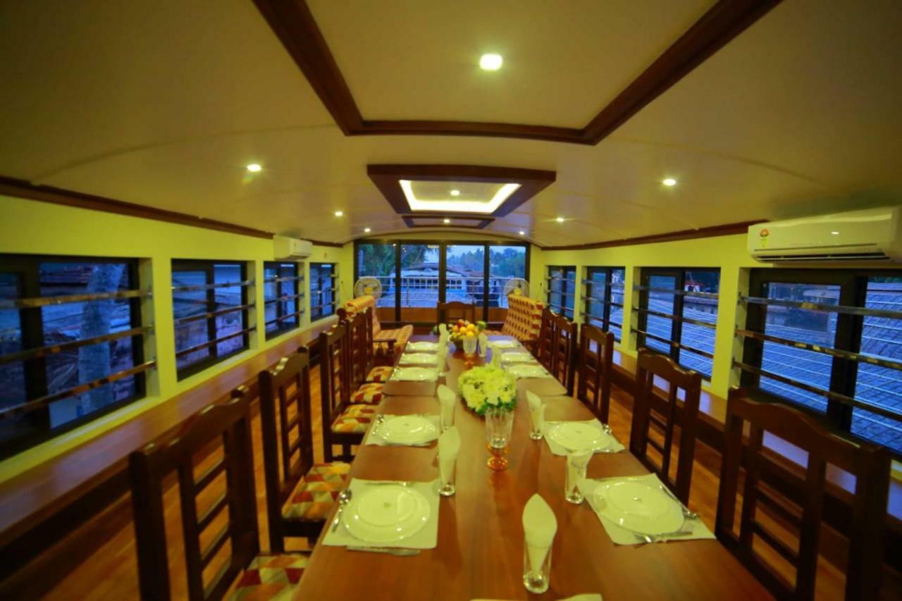 Hotel Cosy Premium Houseboats Alappuzha Exterior foto